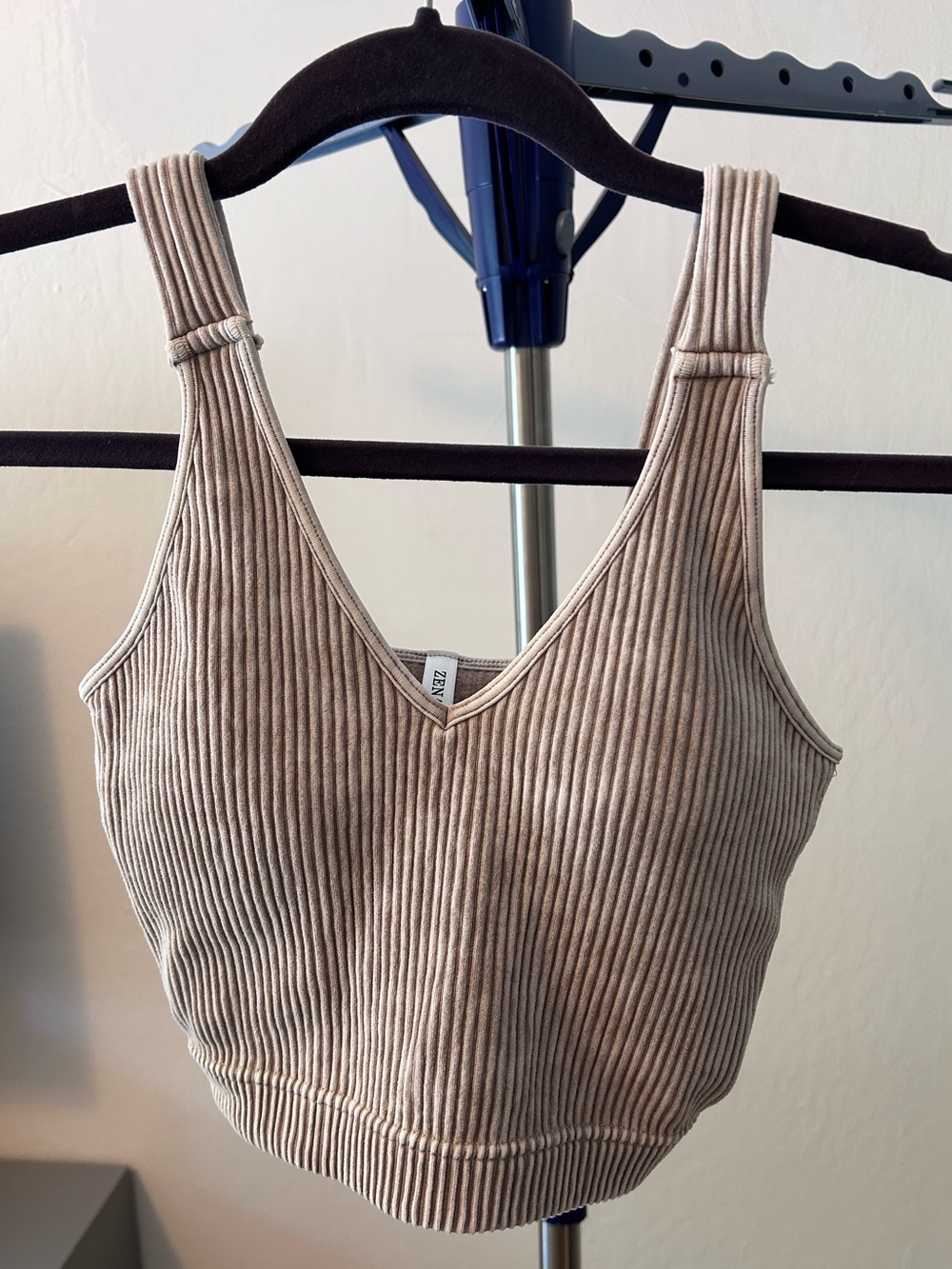 Zenana Ribbed V-Neck Crop Tank